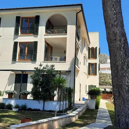 Port Pins 2 Apartment